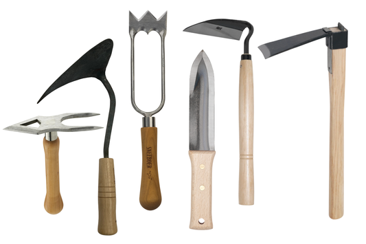 which is the best weeding hoe for gardening - Tinker and Fix's buying guide comoparison between Sneeboer and Niwaki