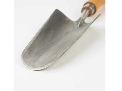 Sneeboer Flowerbed Trowel - long Cherry handle