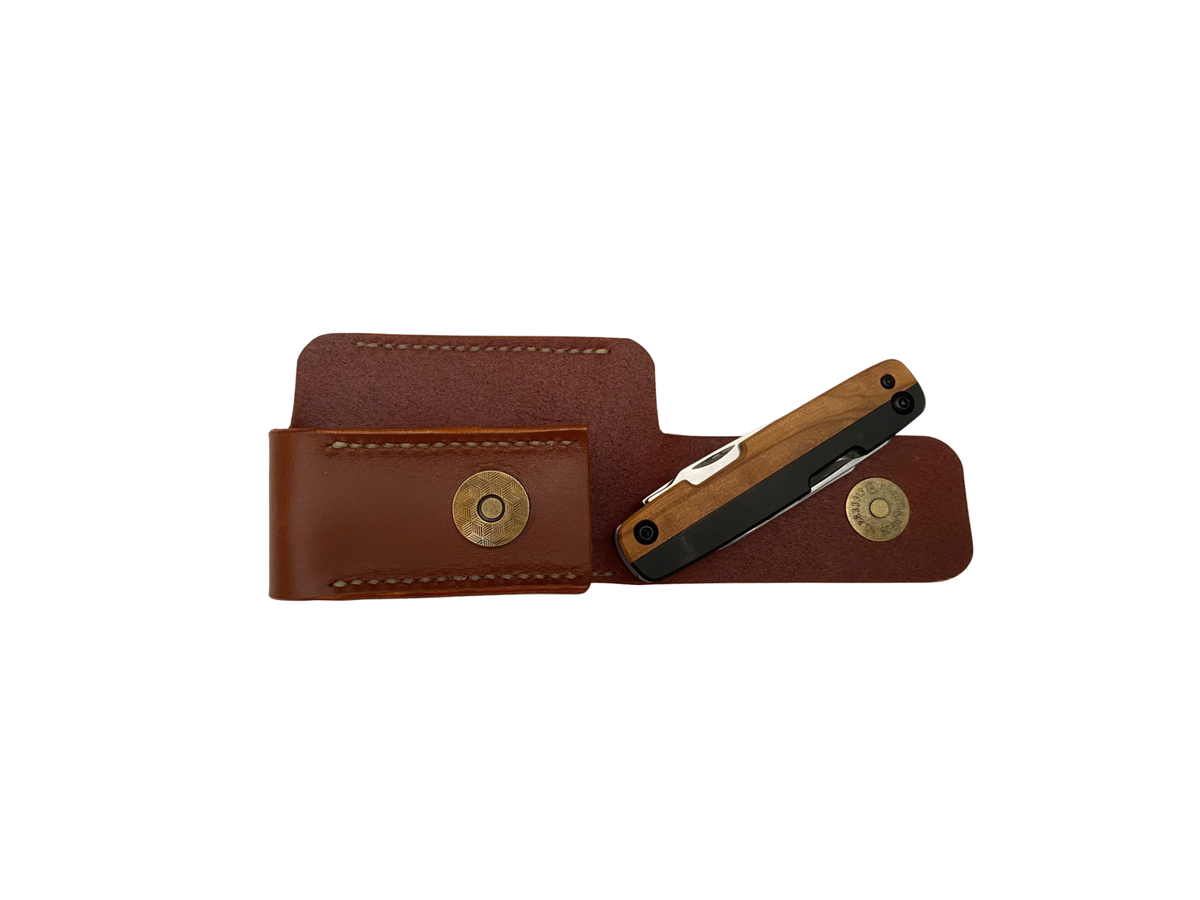 Multitool with Leather sheath